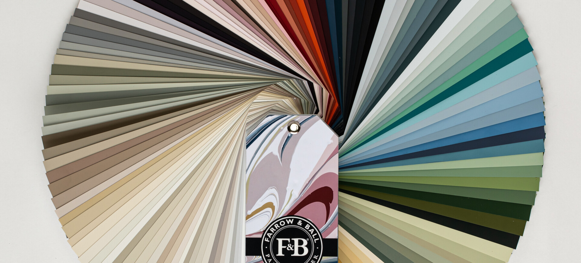 New colours 2022_MCB fanned origineel.jpeg